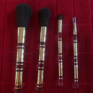 MakeUp Tools: Estée Lauder 4 Piece Make Up Brush Set
